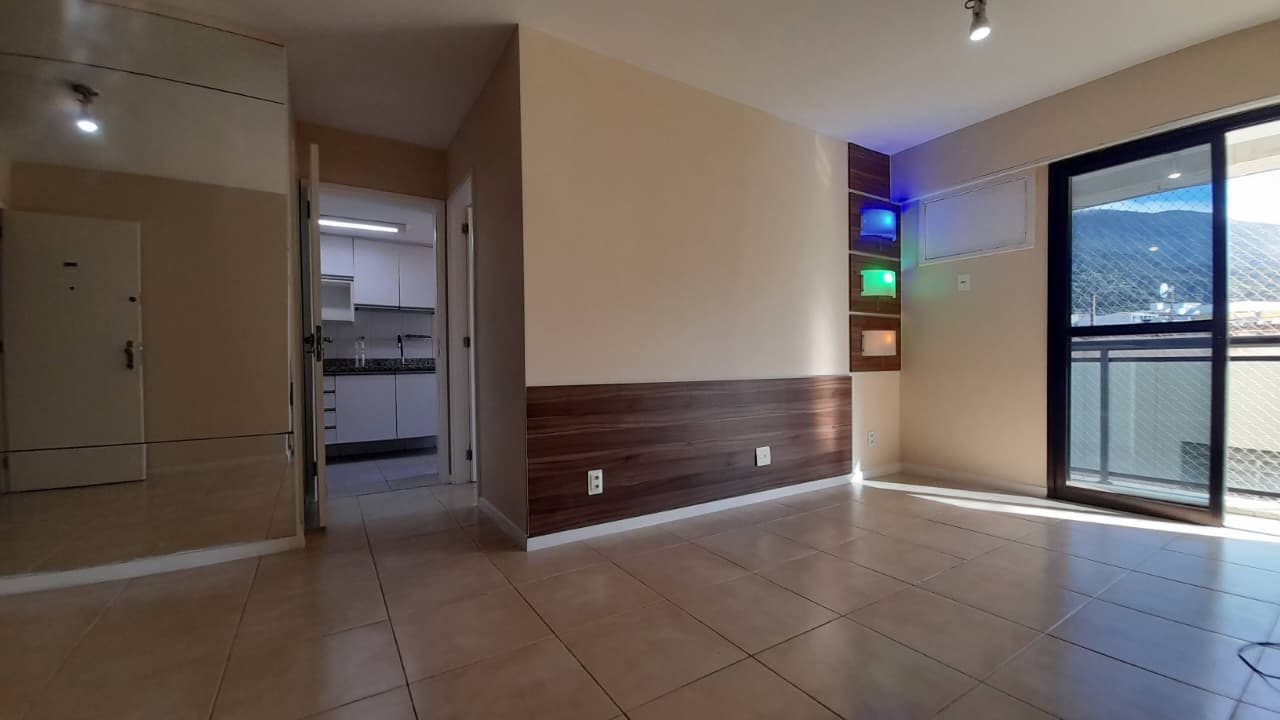 Apartamento a venda  Tijuca colado metrô.